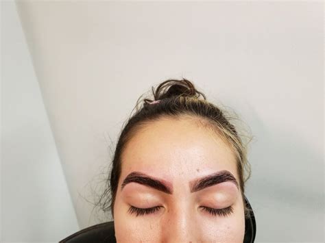 “I got my <strong>eyebrows threaded</strong> here and the service was quick and efficient. . Rozinas eyebrow threading